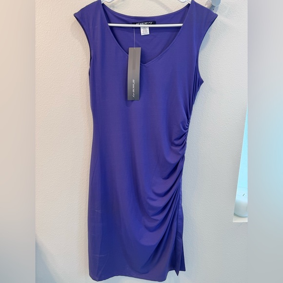 NWT Women’s Slim Fit Body Con Form Fitting Purple Dress with Built In Slip - Picture 1 of 5